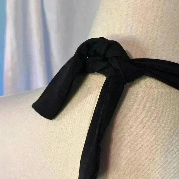 JANTZEN Swimsuit 1 Piece Ruffled Overlay. Removable Strap Black Size 8 - Picture 11 of 11